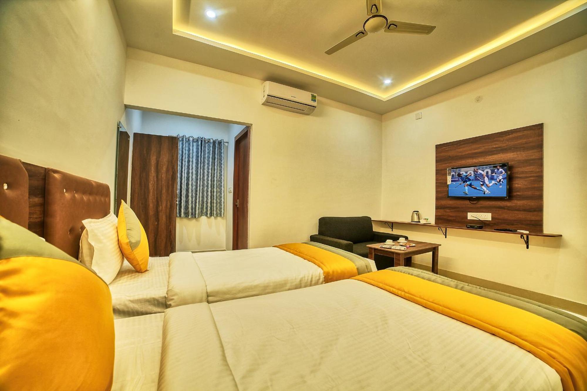 Visa Inn Hotel 4Kms From Airport L Free Airport Pickup & Drop 24X7 Devanahalli Exteriör bild