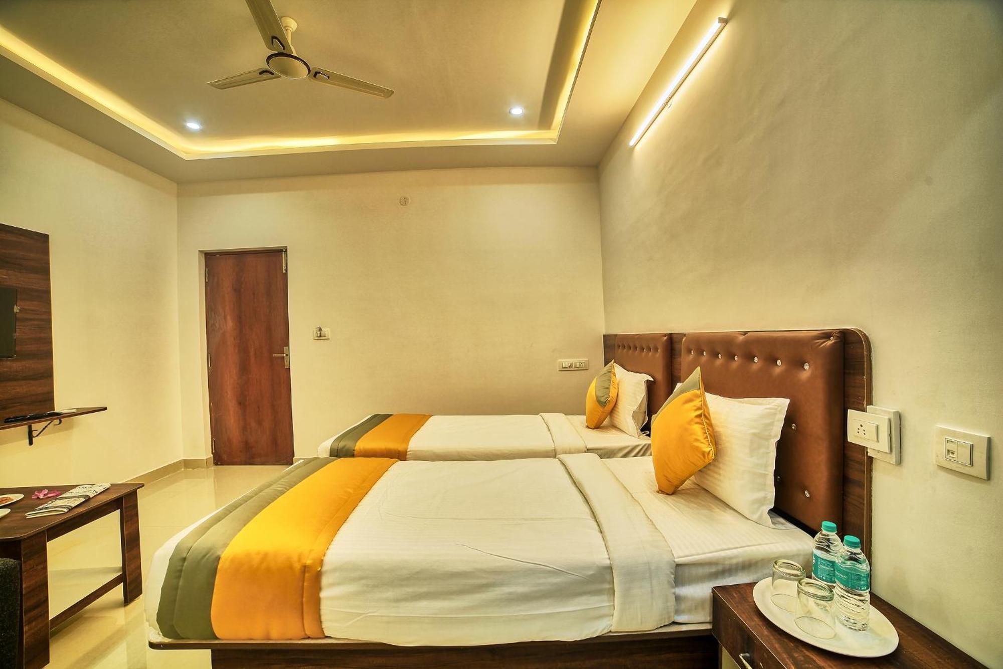 Visa Inn Hotel 4Kms From Airport L Free Airport Pickup & Drop 24X7 Devanahalli Exteriör bild